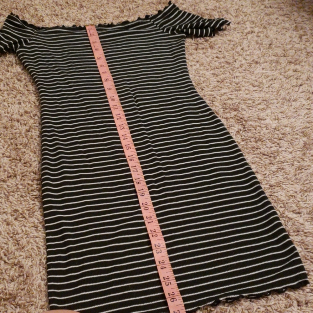 Dress - Picture 2 of 6